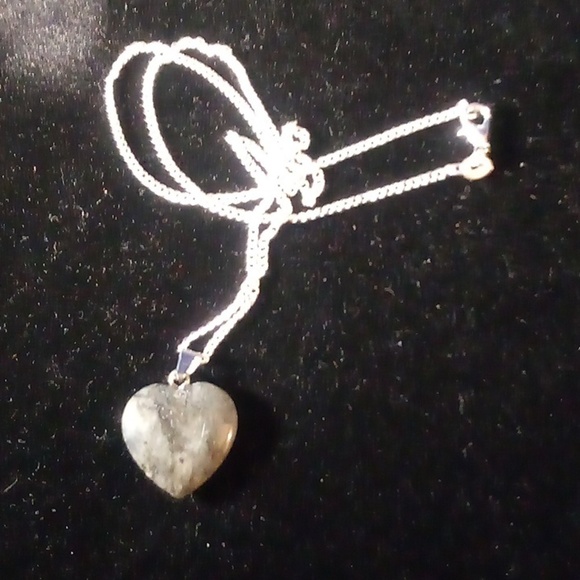 💝2/$20💝 NIP - Black Larvikite Heart Shape Stone Pendant Necklace - Picture 1 of 5